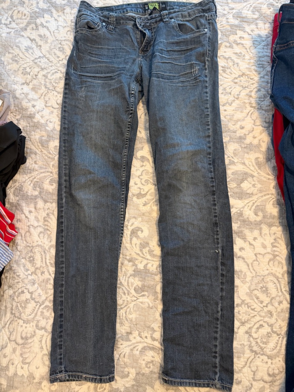 Ladies Skinny Jeans in Dark Blue Wash - Unbranded